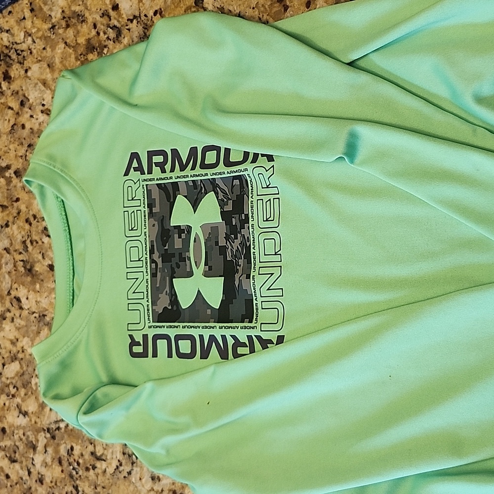 Boys under Armour long sleeve